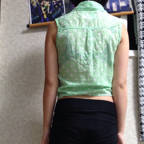 Polka dot green top - Picture 3 of 3