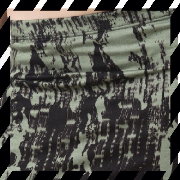 Tie dye black/olive sleek side slit maxi skirt - Picture 2 of 4