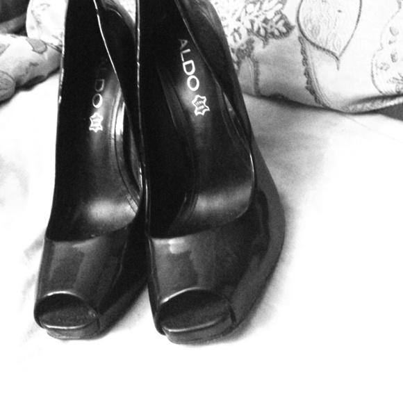 Black pumps - Picture 1 of 1