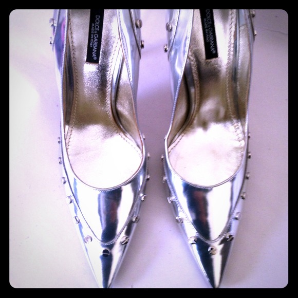 🔴Sold  dolce & gabbana silver pumps