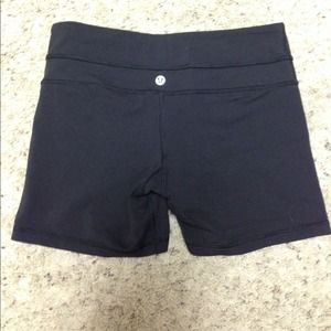 RESERVED Lululemon Groove short