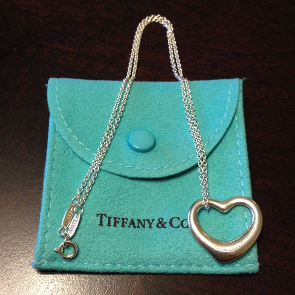 ⛔️SOLD⛔️ 💯 Authentic Tiffany & Co Elsa Peretti.