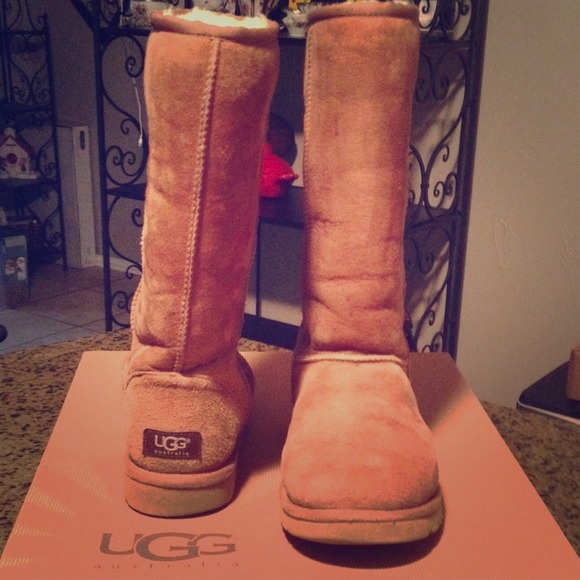 Uggs Tall Chestnut used
