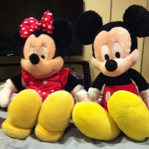 Plush Minnie and Mickey Mouse🌟In new Condition🌟