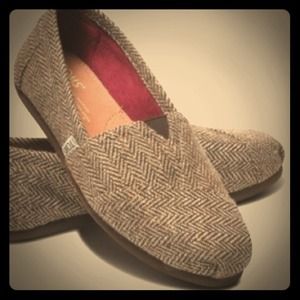 Brown metallic herringbone classic toms