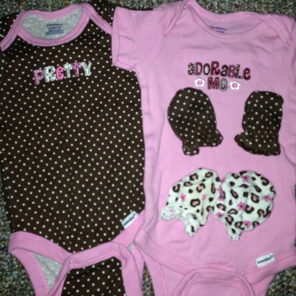 0-3 month onesies with matching mittens