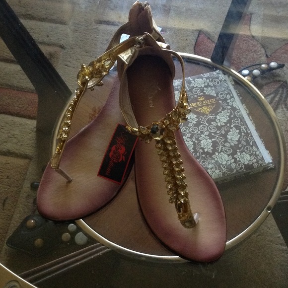 Apple Bottoms sandals.