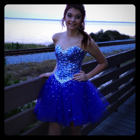 Stunning deep purple short formal dress