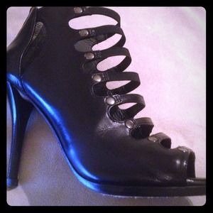 Stuart Weitzman 6.5 gladiator heels.