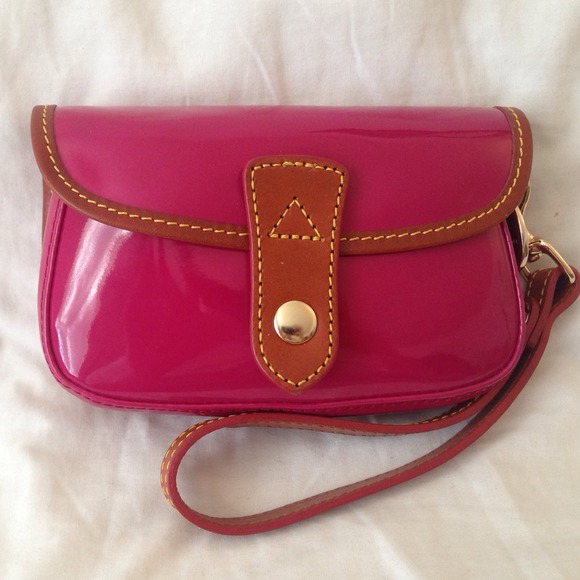 Dooney & Bourke Wristlet!