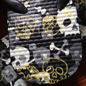 Skull flip flops