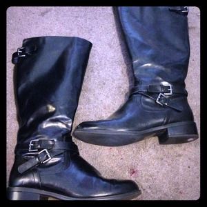 Cute black boots for fall!!