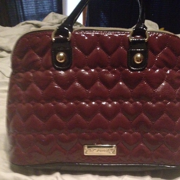 Betsy Johnson wine Purple Hearts quilted bag
