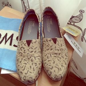 Toms Women Classics in Snow Leopard