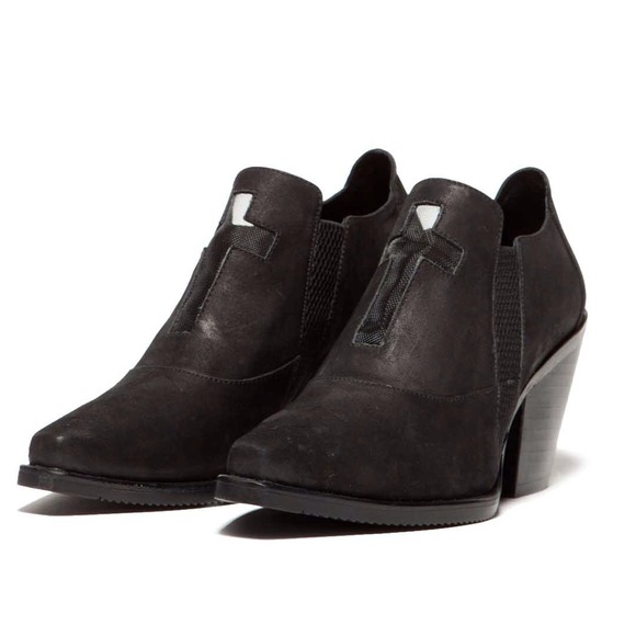 Looking for unif boots