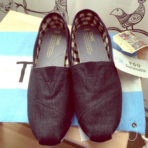 🚫sold🚫Toms 'Classics' Vegan Sustainable line