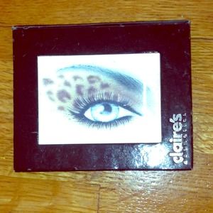 Claire's eyeshadow pallet
