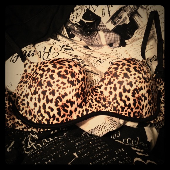 VICTORIA SECRET BRA