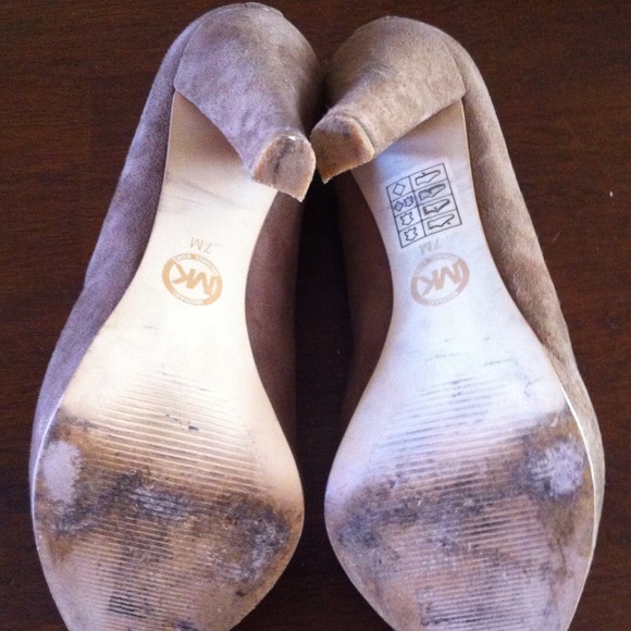 Adorable booties - Picture 4 of 4