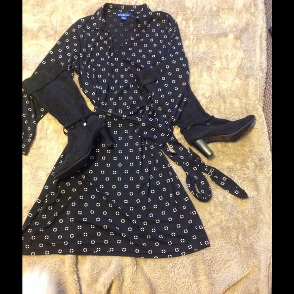 💢SOLD💢EVAN PICONE WRAP DRESS - Picture 2 of 2