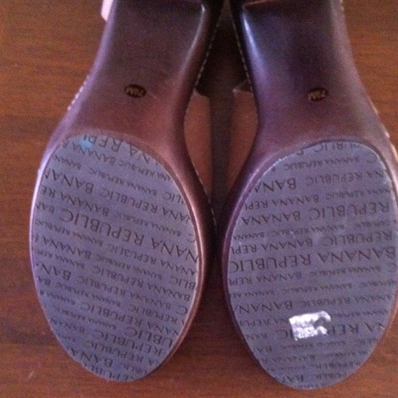 Cute & comfy Banana Republic booties - REDUCED - Picture 3 of 3