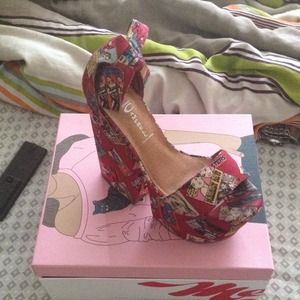Jeffery Campbell comic book platform shoe