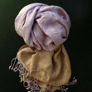🚫Sold in bundle🚫Lavender and camel scarf.