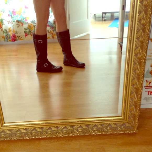 Born Boots - Gorgeous pair of Borns!!!