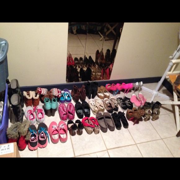 My shoe closet!! Just sharing
