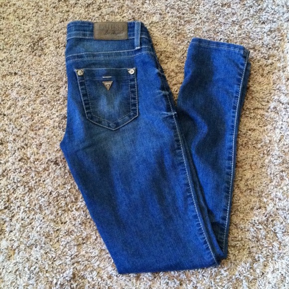 💚Guess 26x30 Skinny jeans