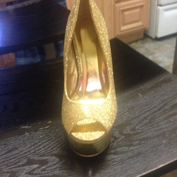 Gold shoes