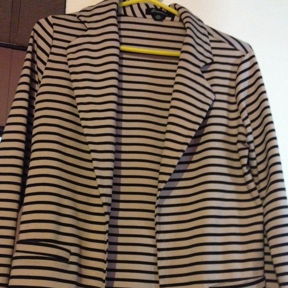 Stripe cream and black blazer