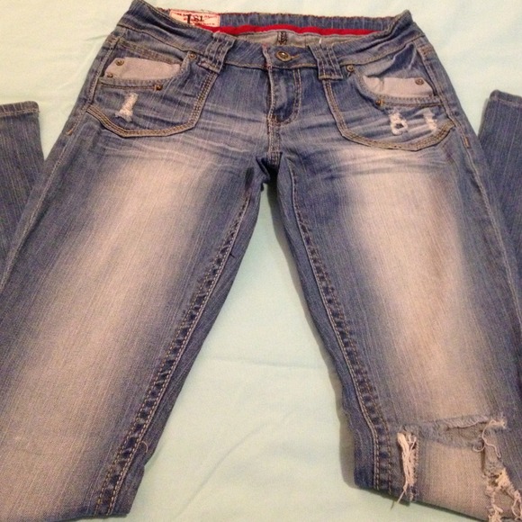 Light wash ripped jeans, size 5