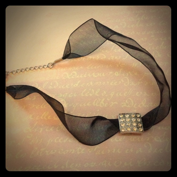 Jewelry - Awesome black ribbon Rhinestone choker