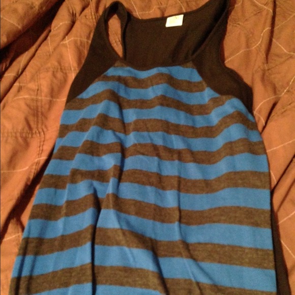 Zumiez tank top
