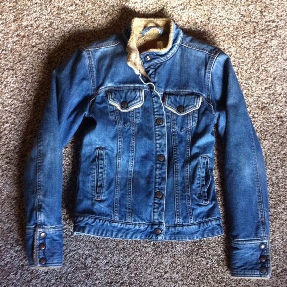 💯Authentic Levi's denim jacket!