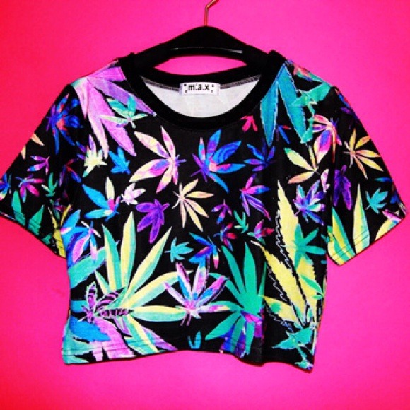 🔕SOLD🔕Colorful Leaf Crop Top