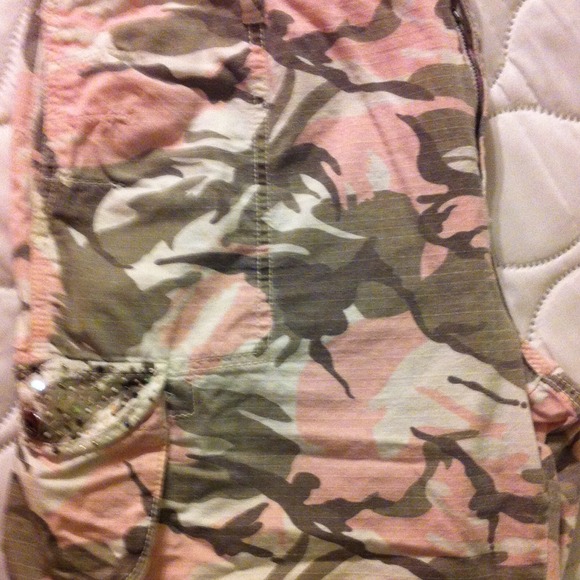 Pink Camo capri's