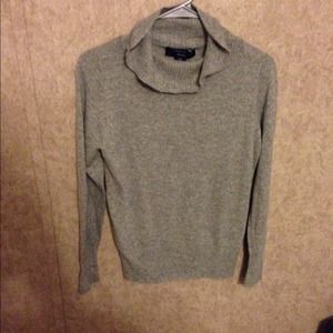 Grey long sleeve sweater