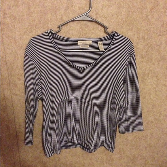 Stripped blue and white 3/4 sleeve top