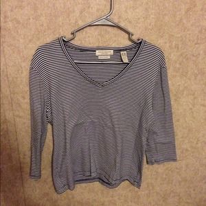 Stripped blue and white 3/4 sleeve top