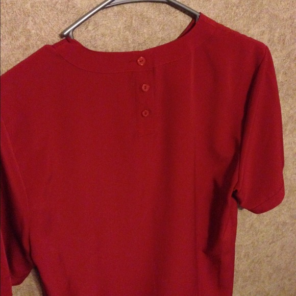 Red top - Picture 2 of 3