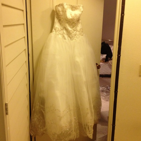 Wedding dress