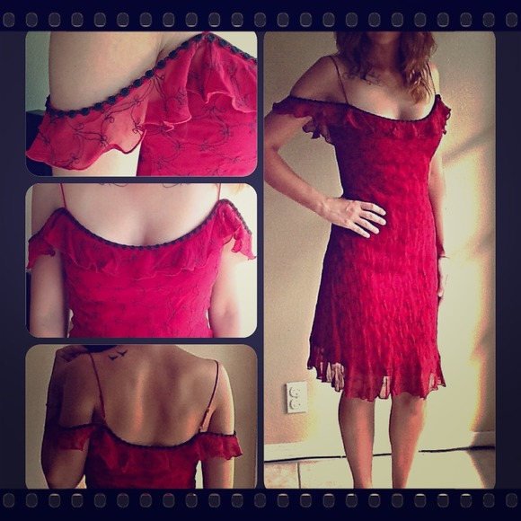 Betsey Johnson Dresses & Skirts - Betsy Johnson HOT Red- Off/On shoulder