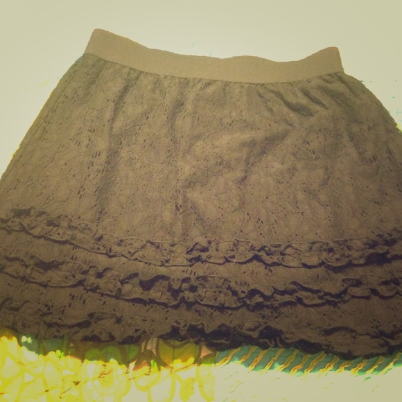 🚫sold in bundle🚫Black Eyelet skirt size XL