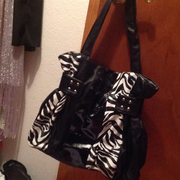 Black and white zebra purse