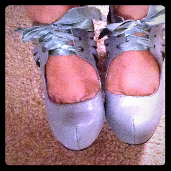 Gray Heel