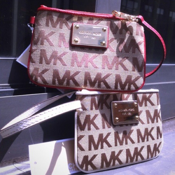 Daily Dose win 💯Auth Michael Kors read below how! - Picture 2 of 2