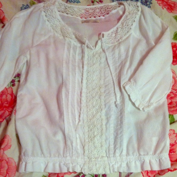 LIKE NEW Old Navy white peasant shirt