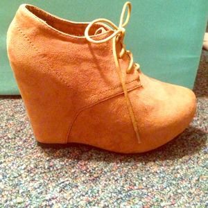 Never Worn Suede tan wedges